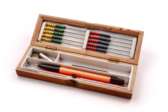 Calculadora educativa ESTUCHE CON ÁBACO EUROPEO